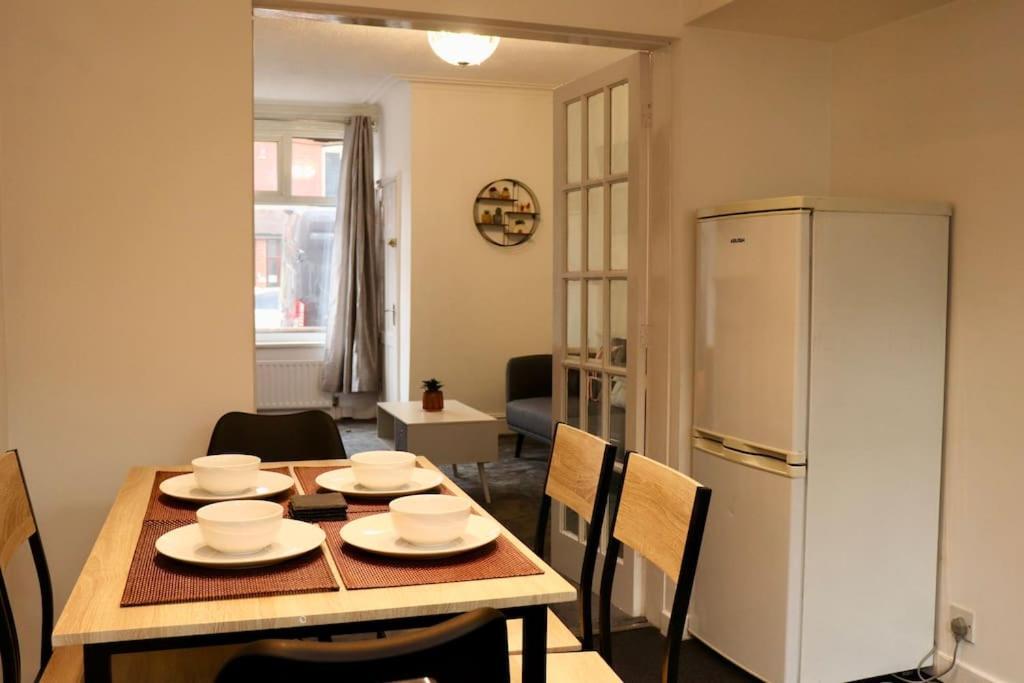 Charming 3 Bedroom Property Free Wifi & Parking Leeds Kültér fotó